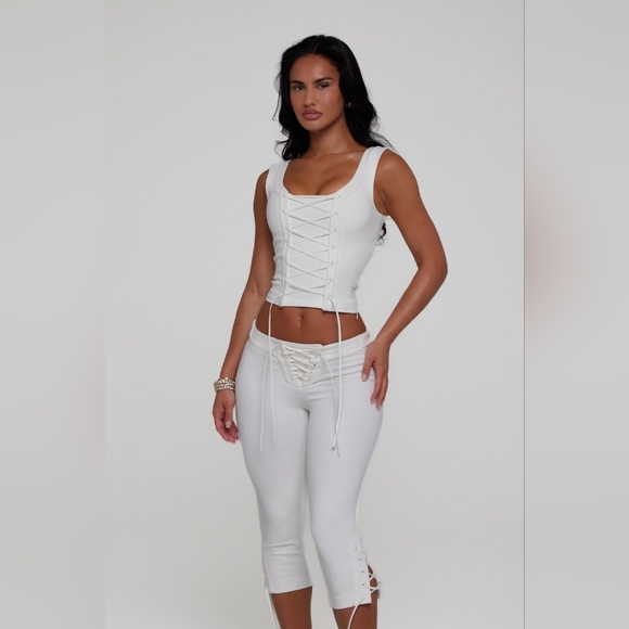 NWT A VINTAGE FIT Capri White Size M - Picture 2 of 12